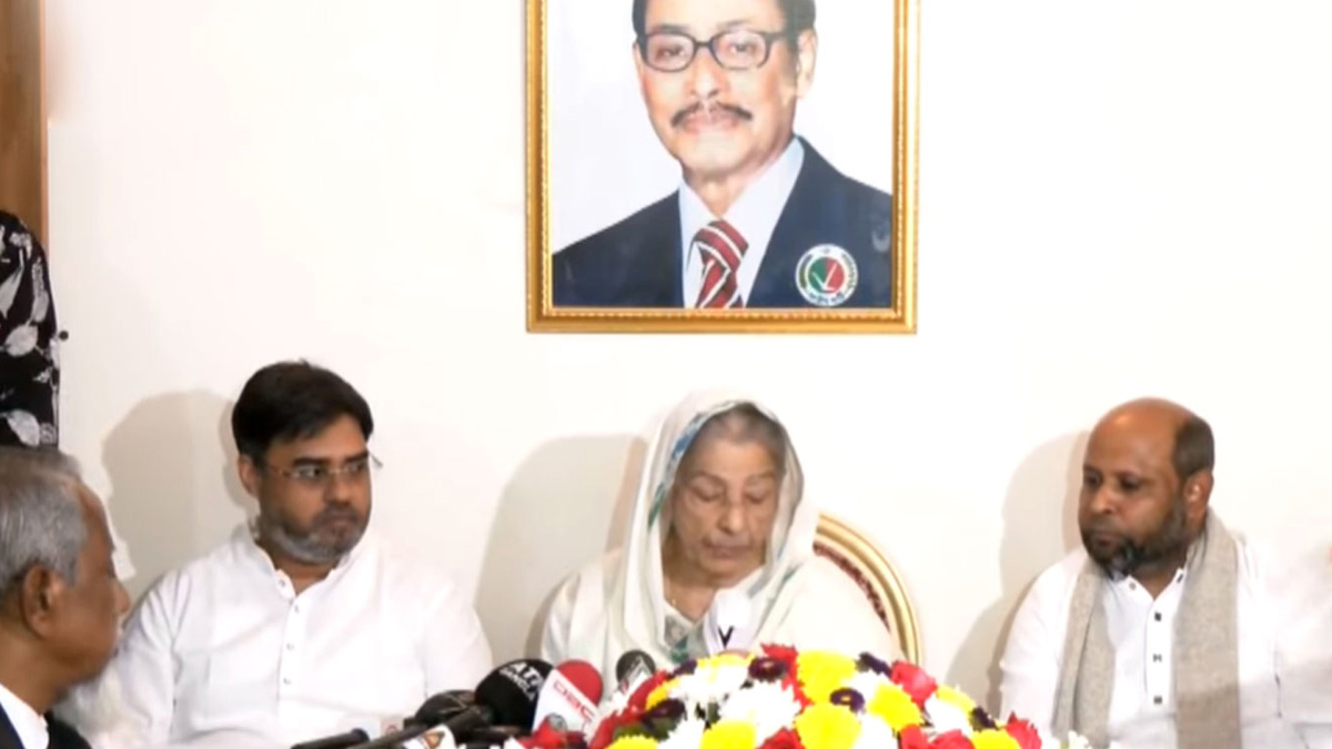 ২০২৪ সালের জানুয়ারিতে অনুষ্ঠিত দ্বাদশ জাতীয় সংসদ নির্বাচনের পর জাতীয় পার্টিতে ভাঙন দেখা দেয়। ১০ ফেব্রুয়ারি রওশন এরশাদ তার নেতৃত্বে জাতীয় পার্টির একাংশের কাউন্সিলের আলাদা তারিখ ঘোষণা করেন। ছবি: সংগৃহীত