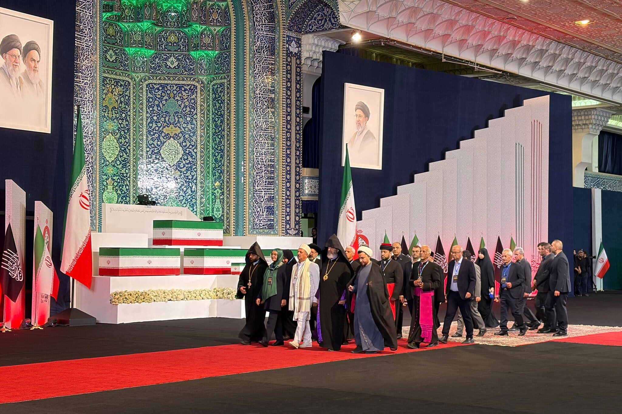 03int-iran-funeral-02-lpkg-superJumbo.jpg