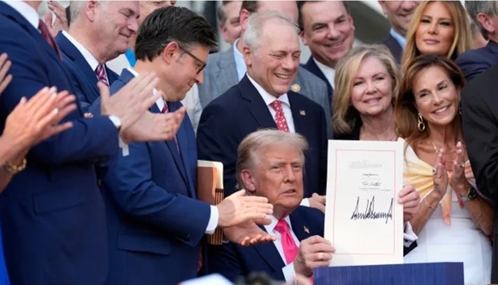 Trump bill sign