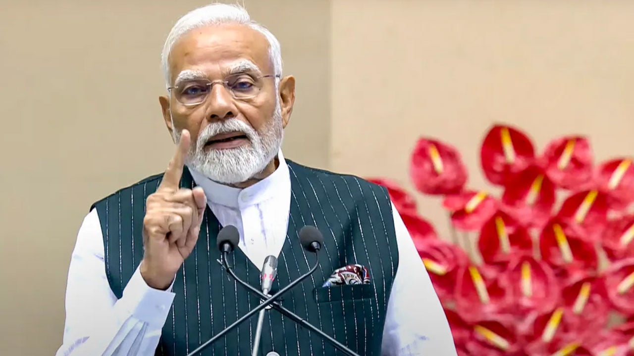 অনুপ্রবেশকারীদের গ্রেপ্তার অব্যাহত রাখার ঘোষণা মোদির