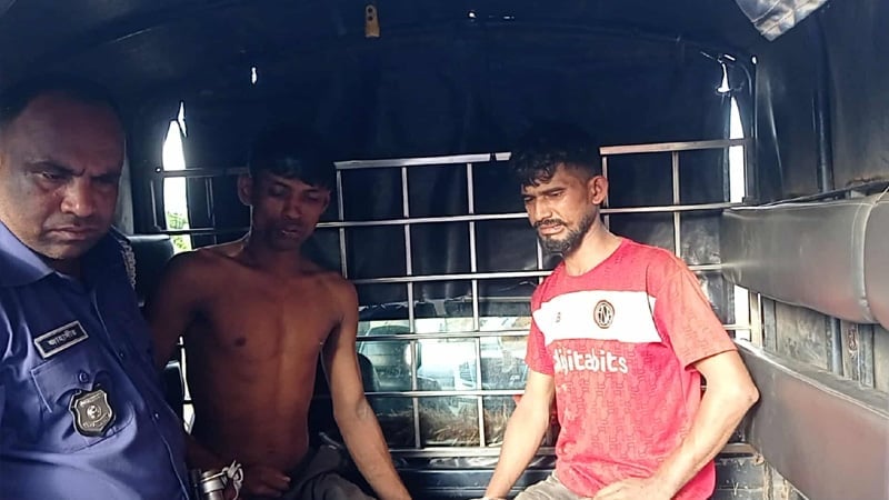 শ্লীলতাহানি করে বাস থেকে ফেলে দেওয়া হয় কুবি শিক্ষার্থীকে, আটক ২