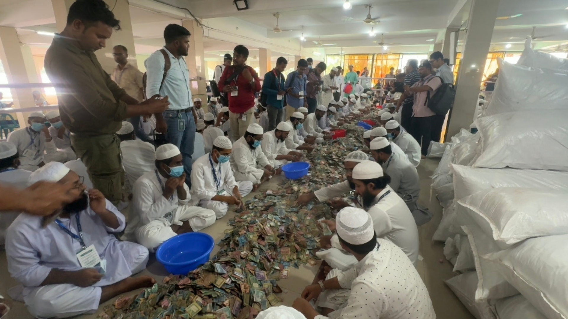 পাগলা মসজিদের দানবাক্সে এবার ১৬ কোটির নতুন রেকর্ড