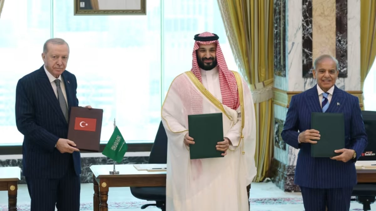 Makkah Peace Pact Signed By MBS Erdogan And Shehbaz 07-08-2026
