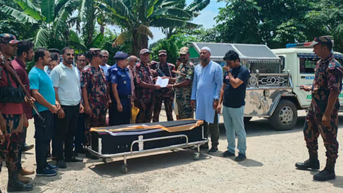 কলকাতায় অগ্নিদগ্ধ সাজুর মরদেহ এলো দেশে, ভারতে সৎকার রেবতীকে