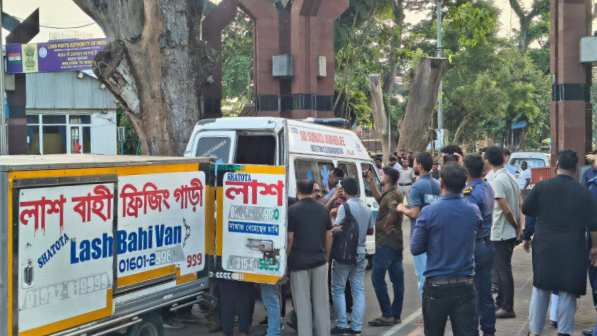 কলকাতায় অগ্নিদগ্ধ বাকি ৫ বাংলাদেশির মরদেহ দেশে, স্বজনদের কাছে হস্তান্তর