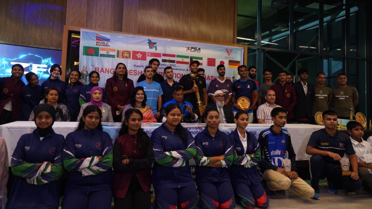 সমাপনী অনুষ্ঠানে এক ফ্রেমে আয়োজক, অংশগ্রহণকারী ও বিজয়ীরা। ছবি: সংগৃহীত