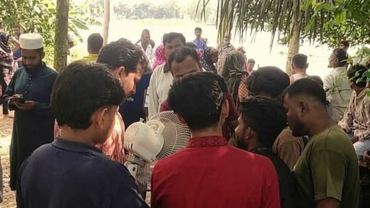 পাবনায় বাড়ির পাশের ডোবায় ডুবে ৩ শিশুর মৃত্যুর