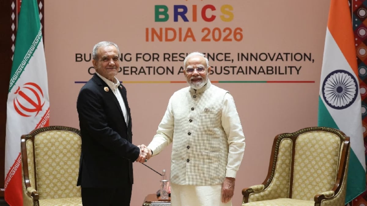 ইরানি প্রেসিডেন্টের সঙ্গে বৈঠক, হরমুজে নৌচলাচলের স্বাধীনতা চাইলেন মোদি