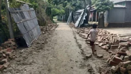 নান্দাইলে রাতের আঁধারে রাস্তার ইট তুলে নেওয়ার অভিযোগ
