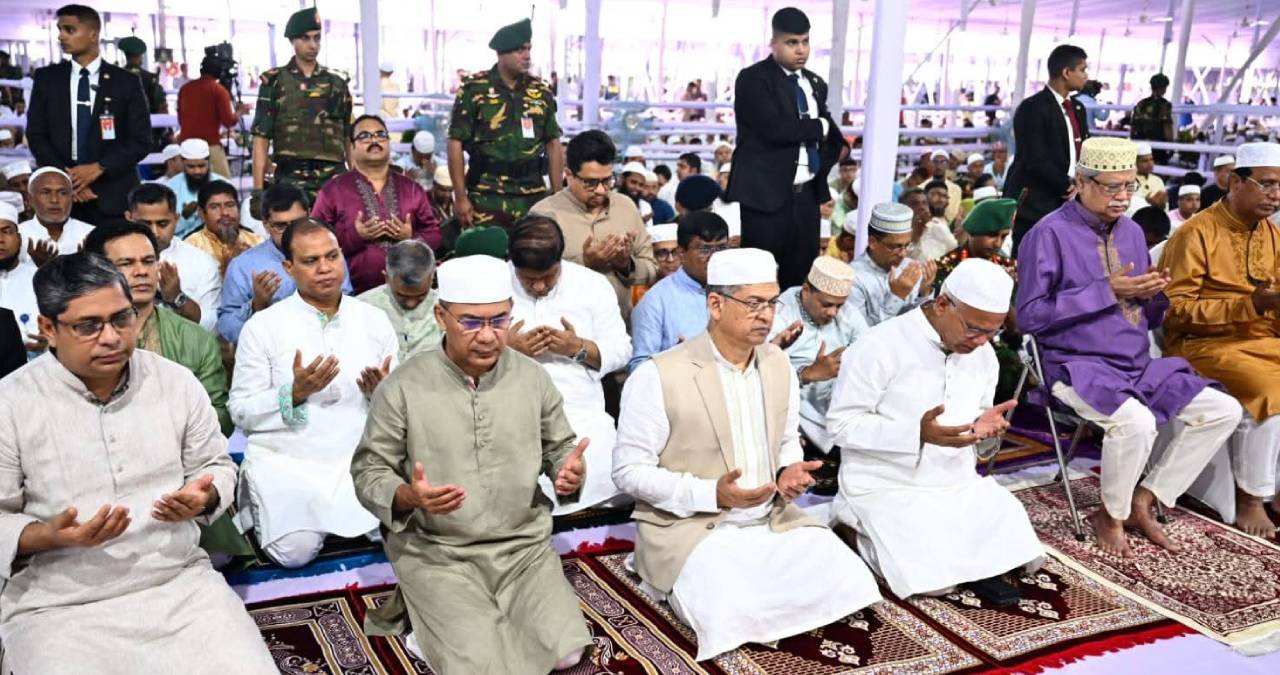 ঈদের প্রধান জামাতে সারা বিশ্বের মজলুমদের জন্য দোয়া