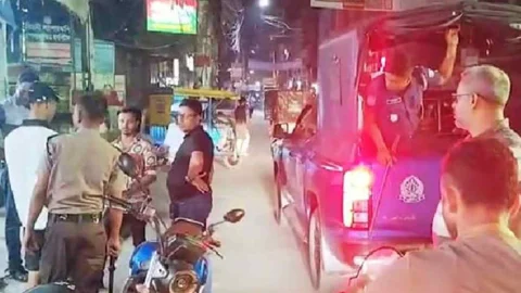 গত বুধবার ও শনিবারের পর রোববার রাতেও কুমিল্লা জেলা জুড়ে কিশোর গ্যাংবিরোধী অভিযান চালিয়েছে পুলিশ ছবি: সংগৃহীত