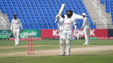 আফগান টেস্টের চতুর্থ দিনে ক্যারিয়ারের সপ্তম টেস্ট শতক তুলে নিয়েছেন লিটন দাস। ছবি: সংগৃহীত