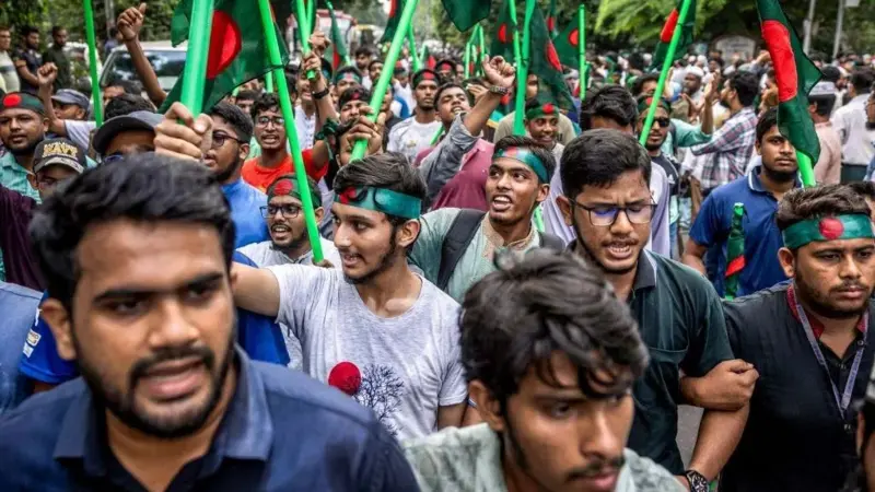২০২৪ সালের বিক্ষোভে তরুণ বাংলাদেশিদের নেতৃত্বেই অবশেষে আওয়ামী লীগ নেতৃত্বাধীন সরকারের পতন ঘটে। ছবি: সংগৃহীত