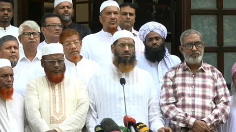 নিরপেক্ষ নির্বাচন নিয়ে শঙ্কা, কঠোর কর্মসূচির হুঁশিয়ারি ১১ দলের