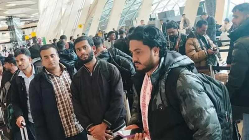 186 Bangladeshis return from Iran