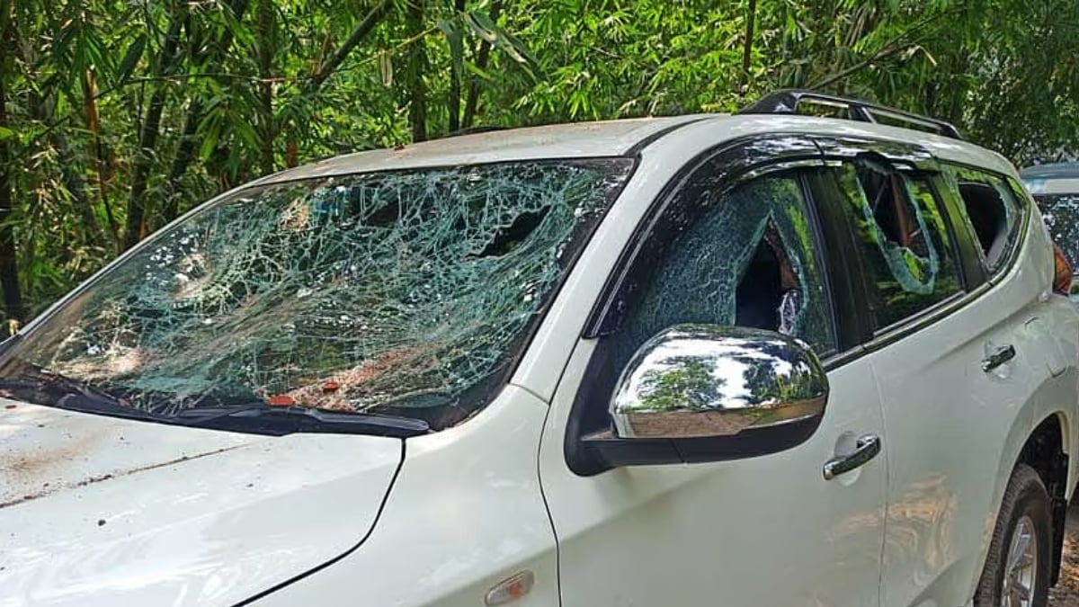 20 Police Injured While Rescuing Suspect from Angry Mob in Lalmonirhat