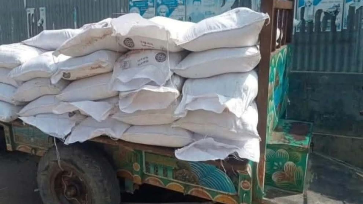 পাচার হচ্ছিল ১১১ বস্তা সার— আটক ২, ডিলারসহ আসামি ৪