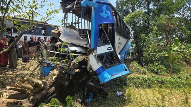 4 including woman killed in head-on collision between two buses in Lohagara