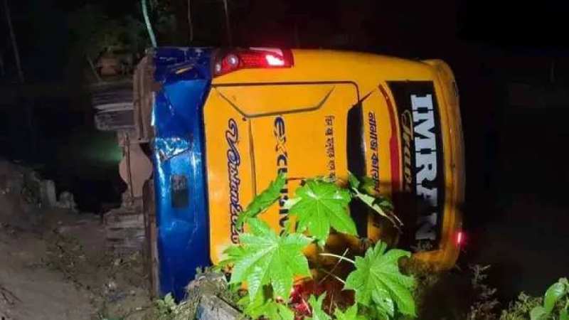 পটুয়াখালীতে বাস-অটোরিকশা সংঘর্ষ, প্রাণ হারালেন ৪ জন