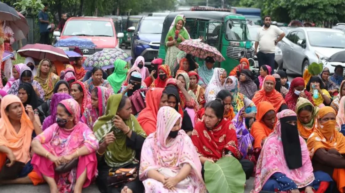 মহাখালী-তেজগাঁও সড়ক ছাড়লেন শ্রমিকরা, যান চলাচল শুরু