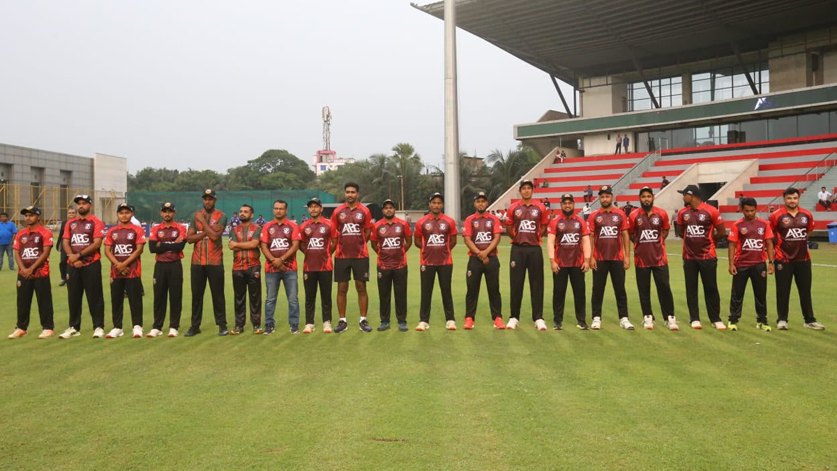 ‘এবিজি ইউনিভার্সিটি কাপ ২০২৬’ ক্রিকেট টুর্নামেন্টের প্রথম ম্যাচে মাঠে নামে সোনারগাঁও বিশ্ববিদ্যালয় এবং আমেরিকান ইন্টারন্যাশনাল ইউনিভার্সিটি-বাংলাদেশ (এআইইউবি)। ছবি: সংগৃহীত