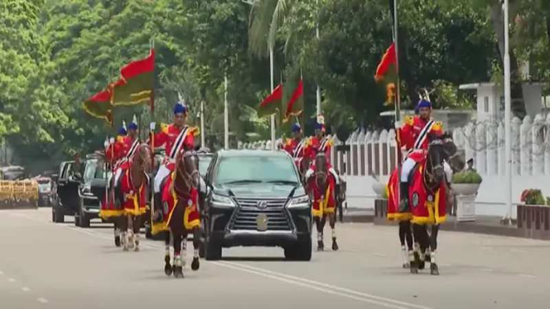 Acting President Hafiz Uddin receives Guard of Honour at Bangabhaban.