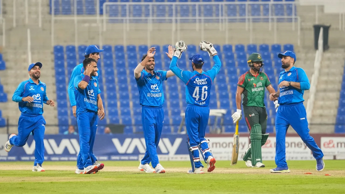 ২০০ রানের হারের সঙ্গী হোয়াইটওয়াশ