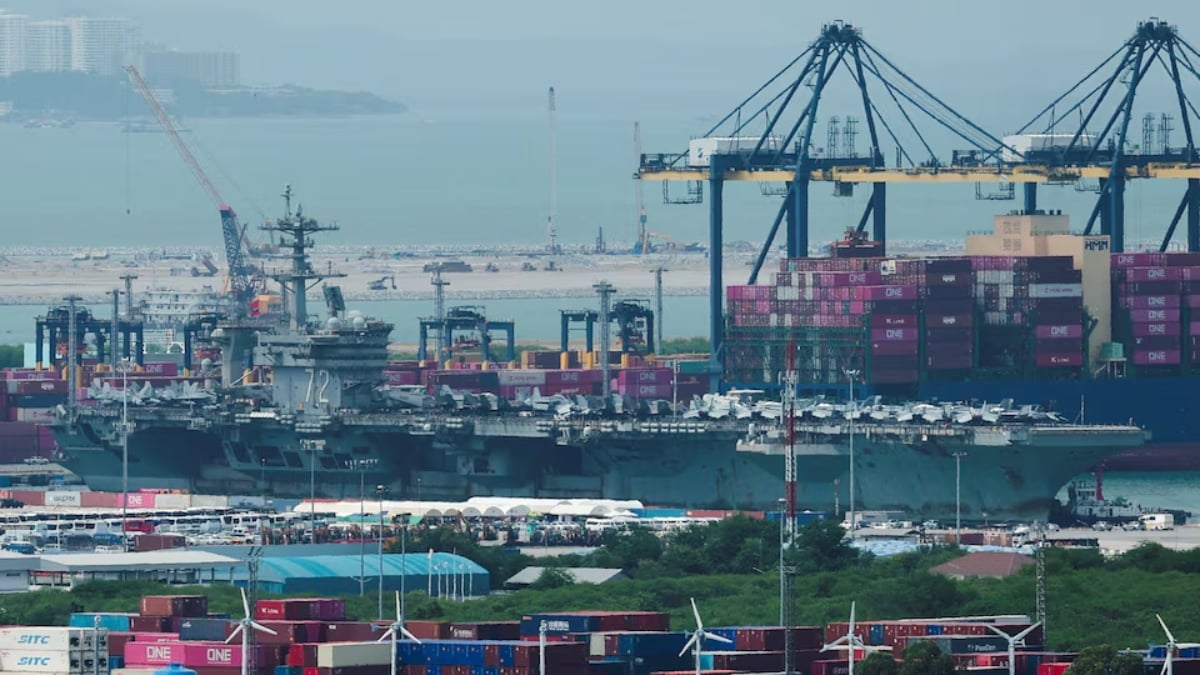 After 286 days at sea, US aircraft carrier arrives in Thailand