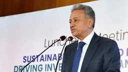 জ্বালানি সংকট মোকাবিলায় নতুন ৪টি এলএনজি টার্মিনাল নির্মাণের পরিকল্পনা