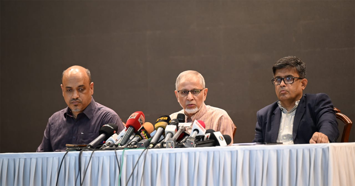 মঙ্গলবার রাজধানীর ফরেন সার্ভিস একাডেমিতে এলডিসি উত্তরণ নিয়ে ব্রিফ করেন প্রধান উপদেষ্টার বিশেষ সহকারী আনিসুজ্জামান। ছবি: প্রধান উপদেষ্টার দপ্তর