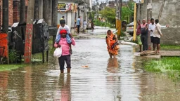 ভারত-নেপালে বন্যা-ভূমিধসে প্রাণ গেল ৭০ জনের
