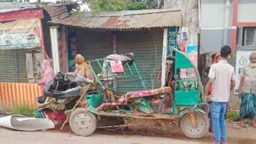 গাজীপুরে ট্রাকের ধাক্কায় অটোরিকশার ৩ যাত্রী নিহত