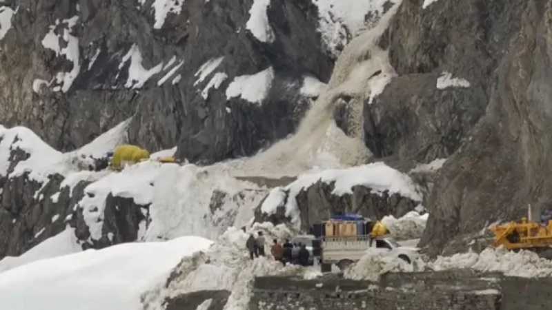 Avalanche in India kills 7, injures 5