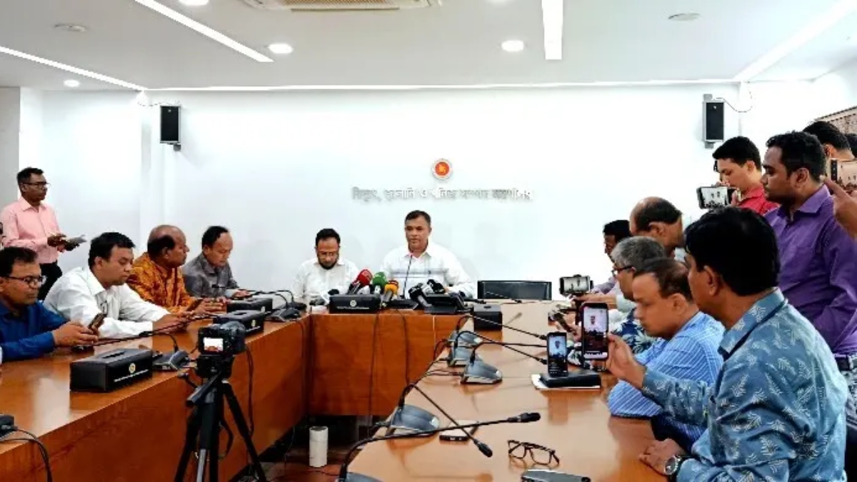 Briefing-Monir-Hossain-Chowdhury-Joint Secretary-of-the-Energy-and-Mineral-Resources-Division