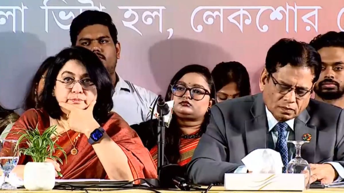 বাজেট পর্যালোচনায় মূল প্রবন্ধ উপস্থাপন করেন সিপিডির নির্বাহী পরিচালক ফাহমিদা খাতুন। ছবি: ভিডিও থেকে