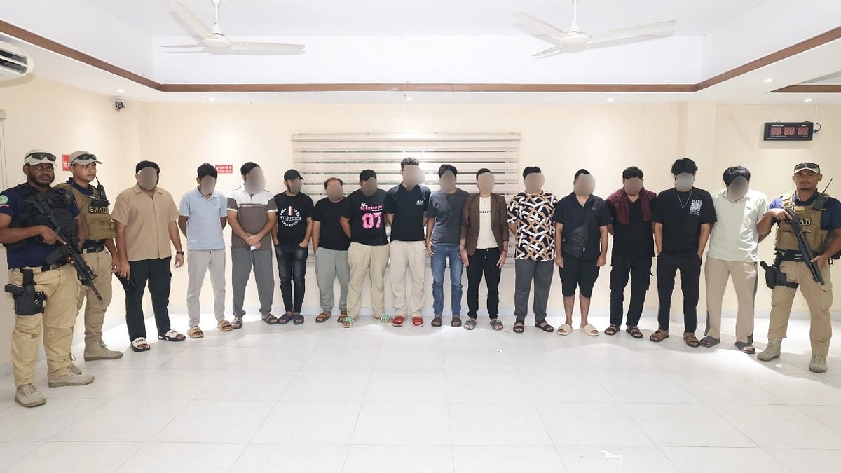 আটক ৬৩ বিদেশি অনলাইন স্ক্যামে জড়িত, চট্টগ্রামের ভবনে ছিল ‘ওয়ার্ক স্টেশন’