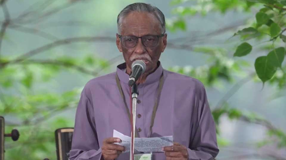 একটি ভয়হীন সমাজের প্রত্যাশা জানিয়ে বর্ষবরণের অনুষ্ঠানে বক্তব্য রাখেন ছায়ানট সভাপতি সারওয়ার আলী। ছবি: সংগৃহীত