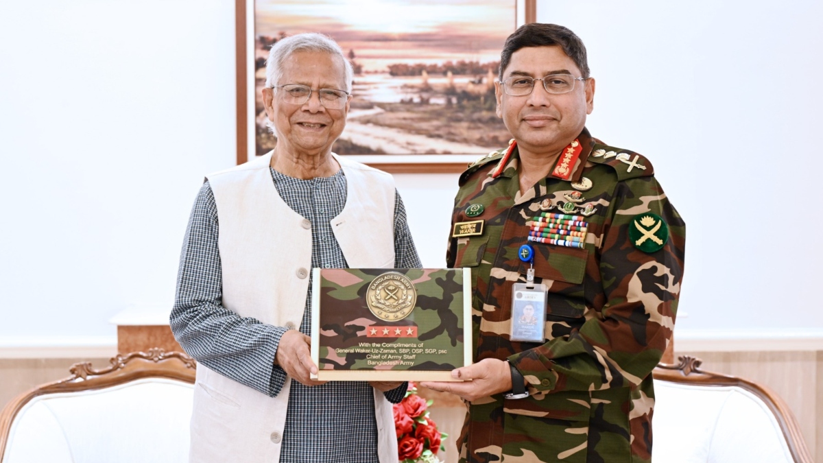 বিদায়ী প্রধান উপদেষ্টার সঙ্গে সাক্ষাৎ সেনাপ্রধানের