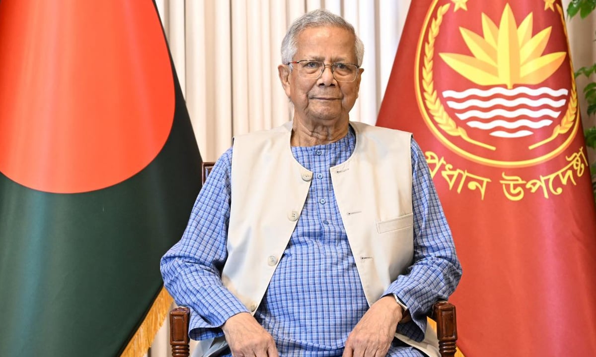সীমান্তে অতন্দ্র প্রহরীর দায়িত্ব পালন করছে বিজিবি: প্রধান উপদেষ্টা