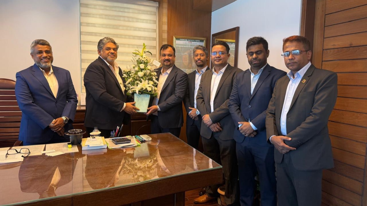 বিএসইসির নতুন কমিশনারদের অভিনন্দন জানান সিটি ব্রোকারেজ লিমিটেডের কর্মকর্তারা। ছবি: সংগৃহীত
