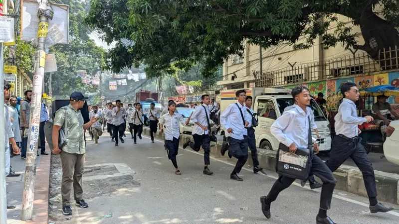 ঢাকা কলেজ ও আইডিয়াল কলেজের শিক্ষার্থীদের মধ্যে সংঘর্ষ