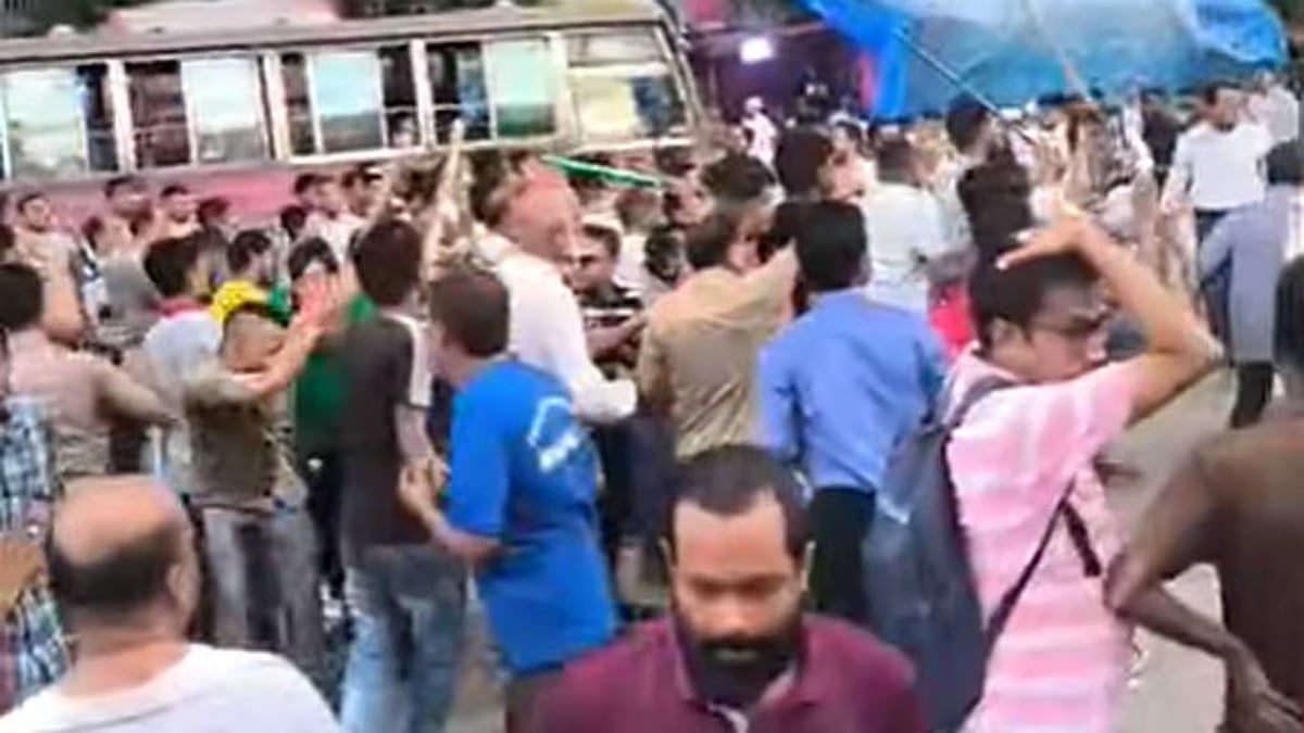 গুলিস্তানে বিএনপি-জামায়াত নেতাকর্মীদের মধ্যে পালটাপালটি ধাওয়া, সংঘর্ষ