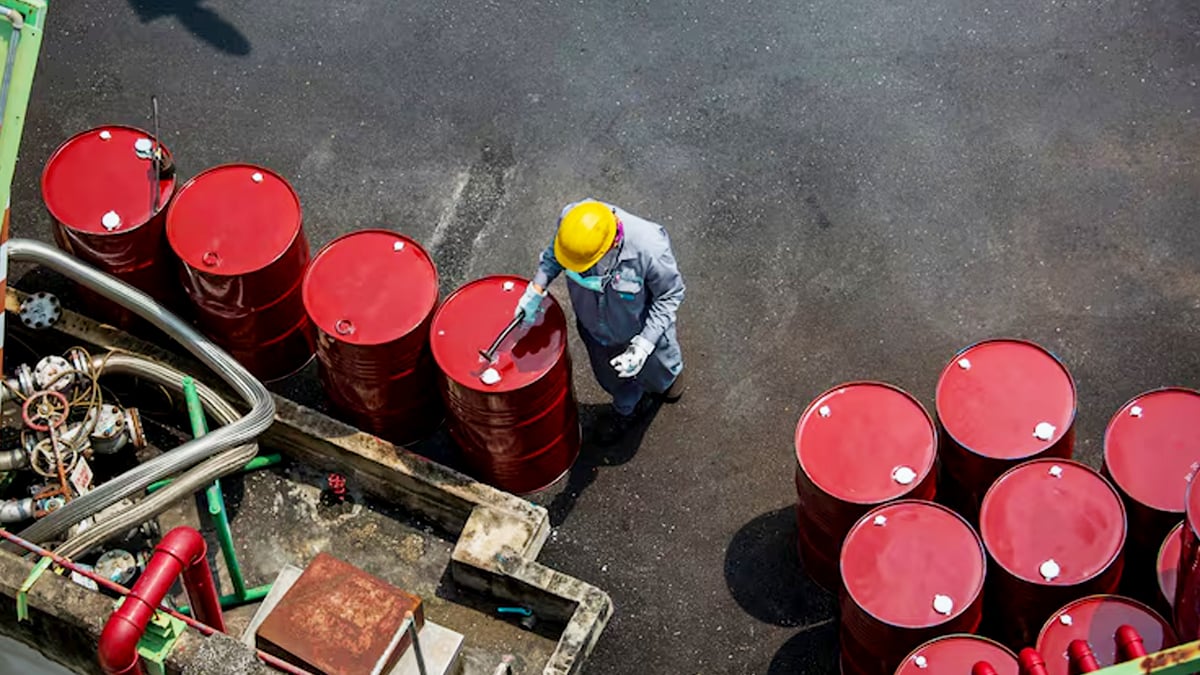 Cruid-Oil-Symbolic-Photo-12-03-2026