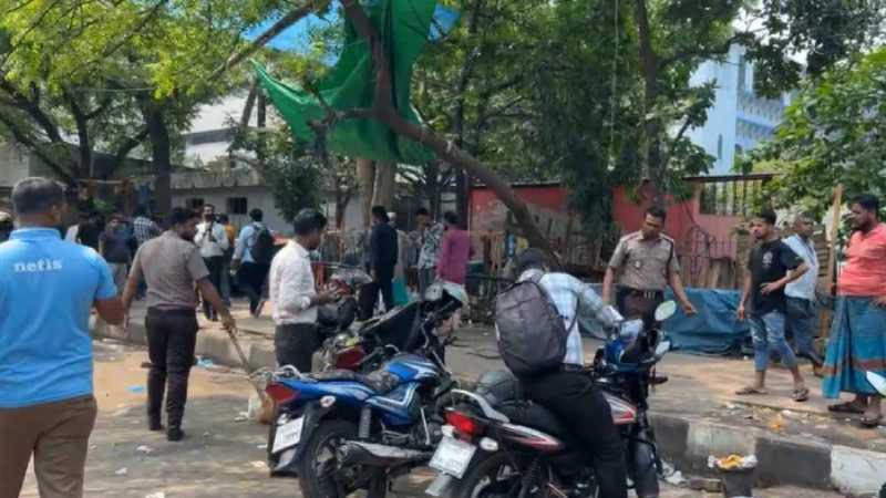 ঢাকার সড়ক ও ফুটপাত দখলমুক্ত করতে ডিএমপির অভিযান