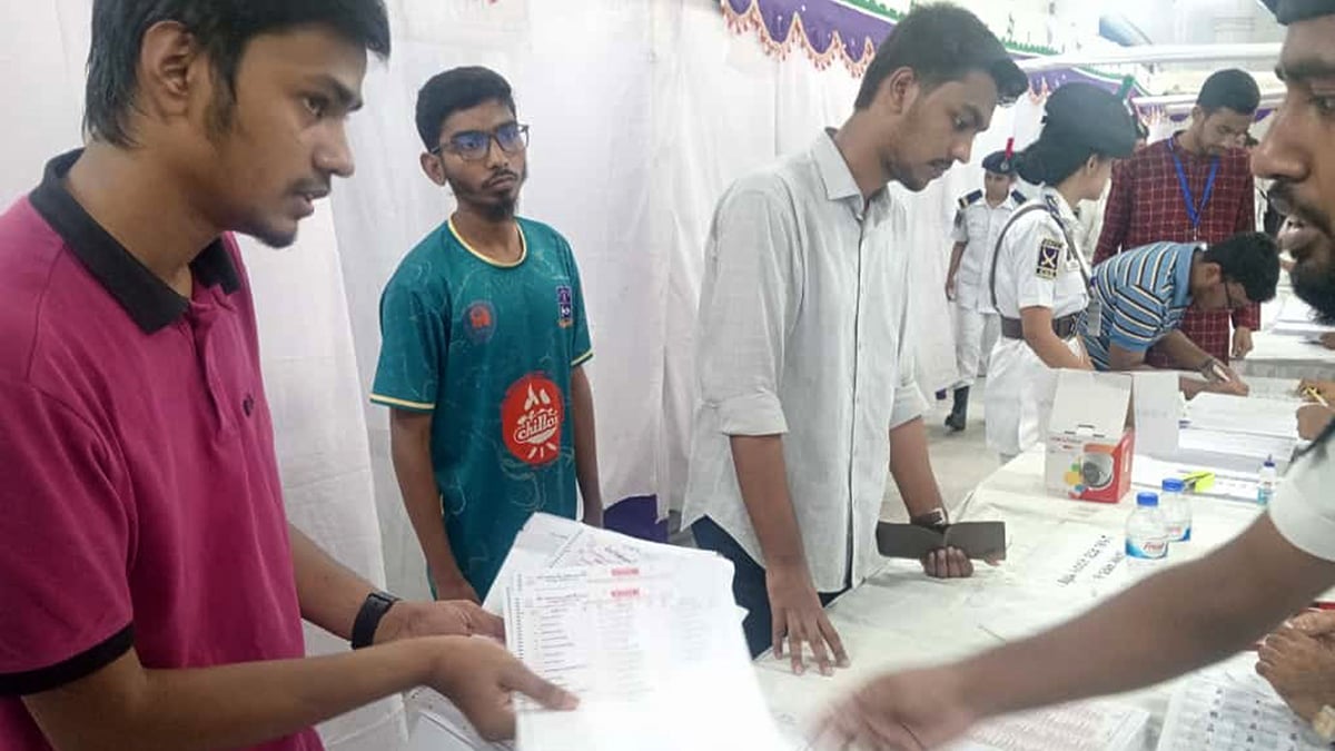 নীলক্ষেতেই ছাপা হয়েছে ডাকসুর ব্যালট, ঢাবিতে বিক্ষোভ