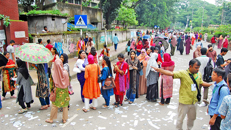 DUCSU-Election-Voters-Line-06-Photo-09-09-2025