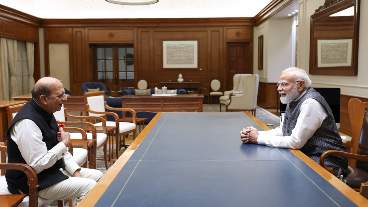 Dinesh-Trivedi-shakes-hands-with-Narendra-Modi-02-Photo-11-08-2026