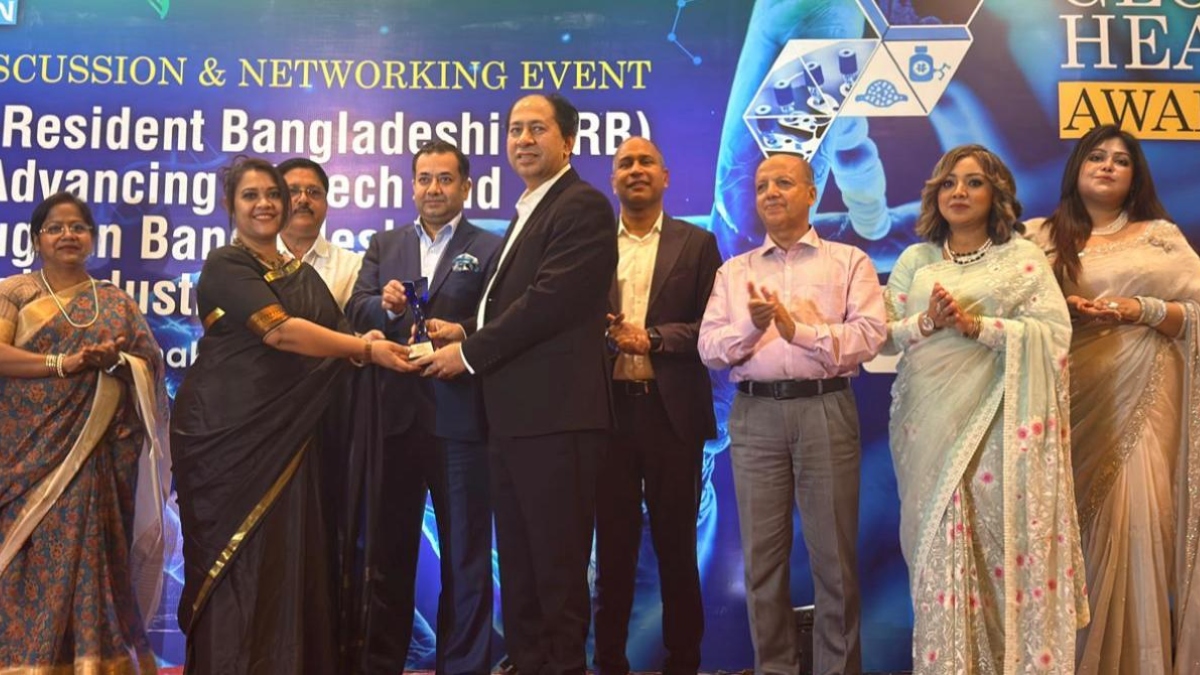 ‘গ্লোবাল হেলথ অ্যাওয়ার্ড ২০২৬’ পেলেন ডা. আশীষ কুমার চক্রবর্তী