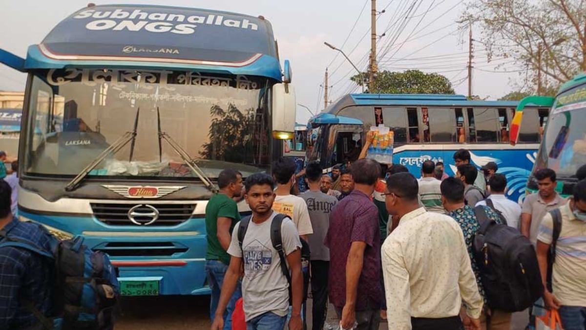 গাবতলীতে যাত্রীদের ভিড় থাকলেও চোখে পড়েনি কোনো বিশৃঙ্খলা। ছবি: সংগৃহীত