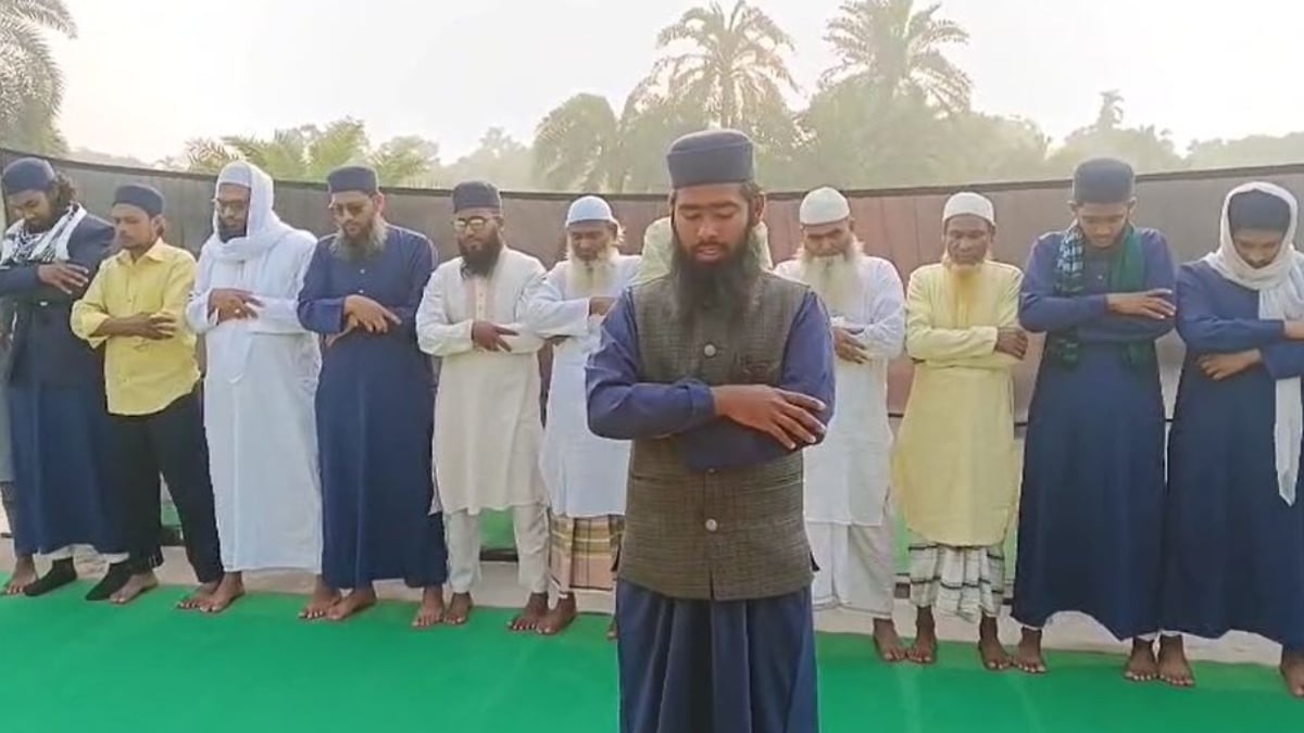 পুঠিয়ায় ঈদ উদযাপন, প্রধান জামাতে ২১ মুসল্লি
